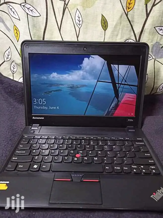 Laptop Lenovo ThinkPad X131e 4GB Intel Core 2 Duo HDD 250GB