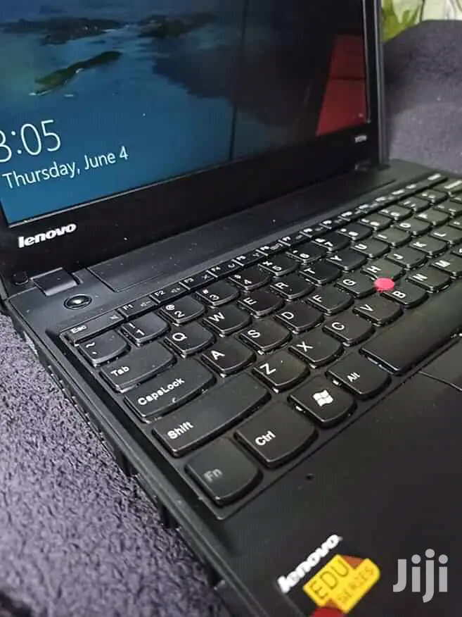 Laptop Lenovo ThinkPad X131e 4GB Intel Core 2 Duo HDD 250GB