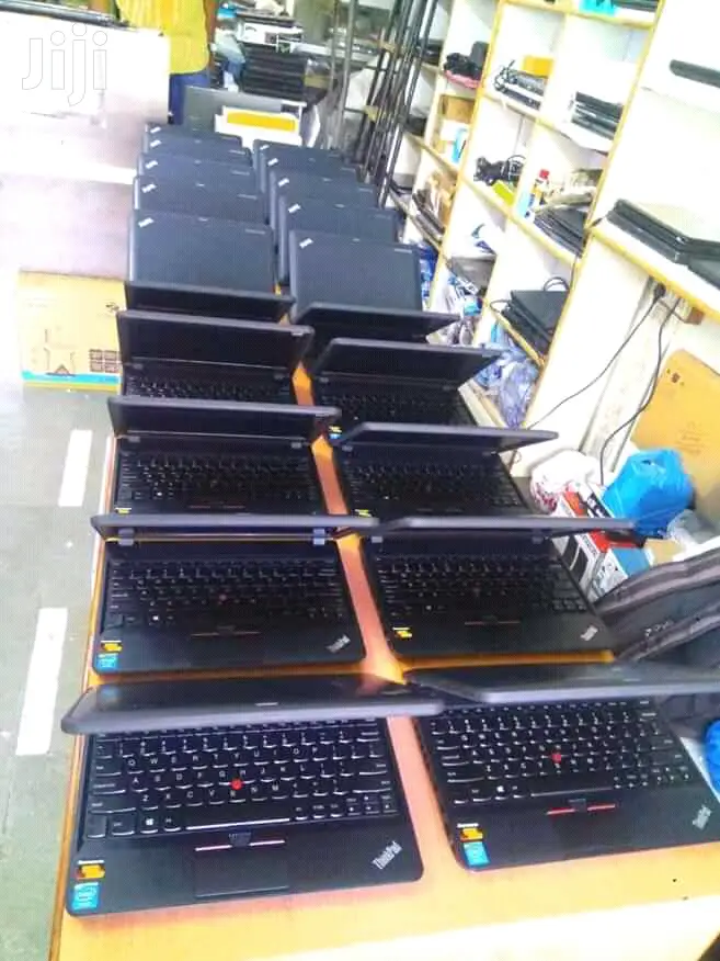 Laptop Lenovo ThinkPad X131e 4GB Intel Core 2 Duo HDD 250GB