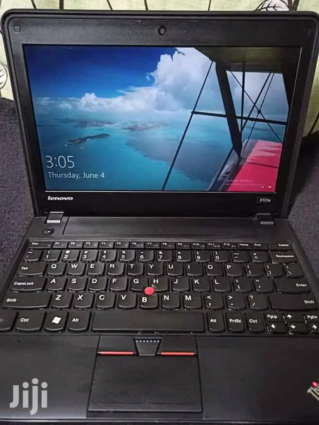 Laptop Lenovo ThinkPad X131e 4GB Intel Core 2 Duo HDD 250GB