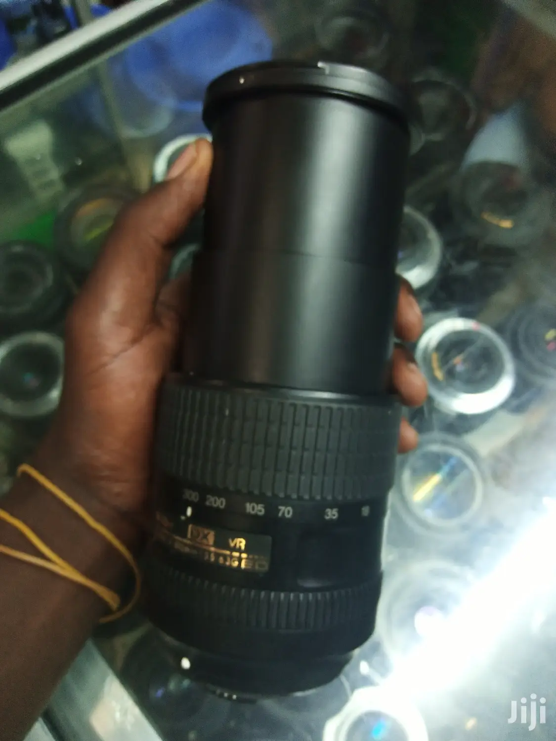 Superior Nikon 18-200mm Lens