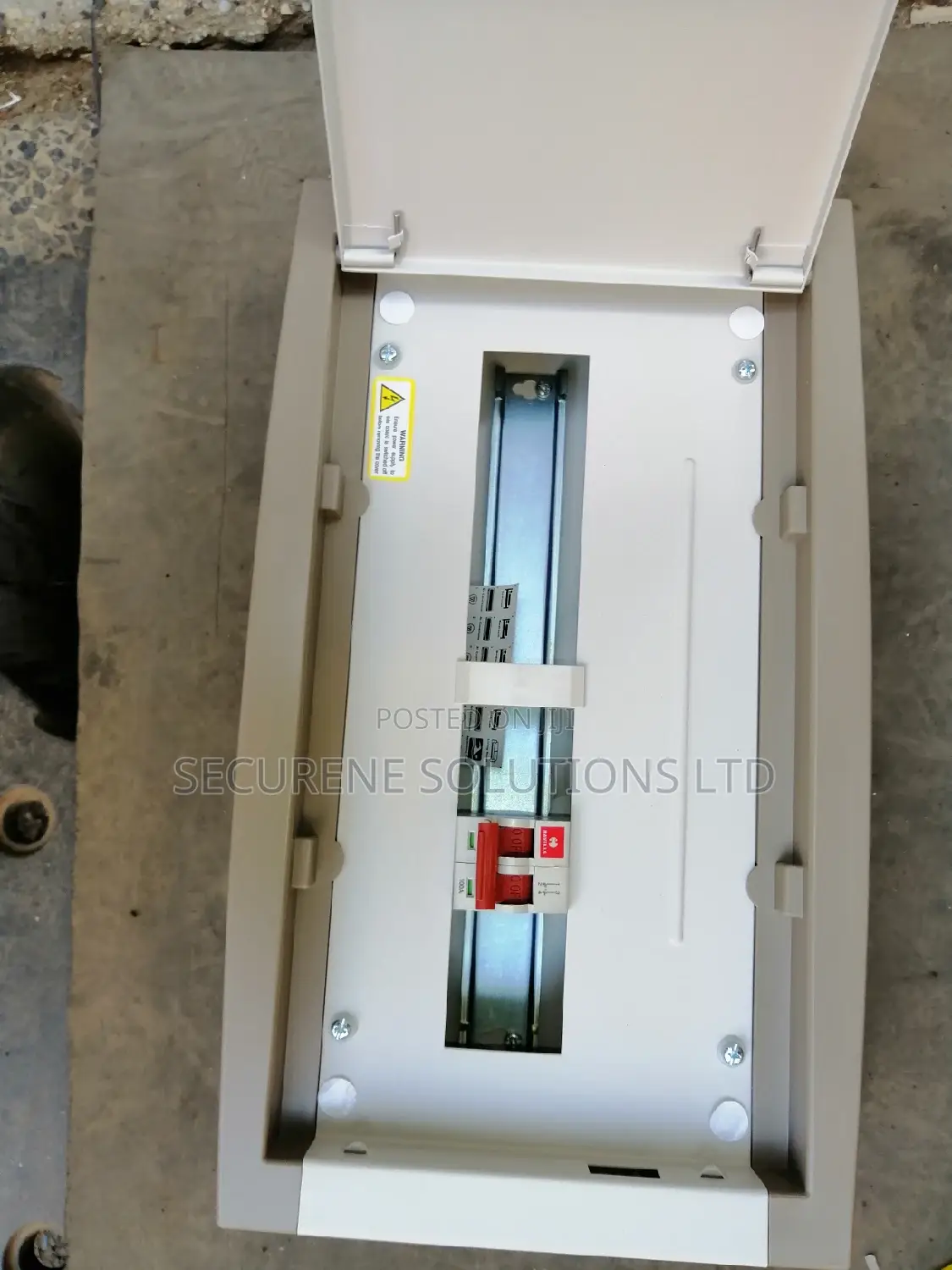 Lawsson 12 Way 63a Single Phase Consumer/Distribution Unit