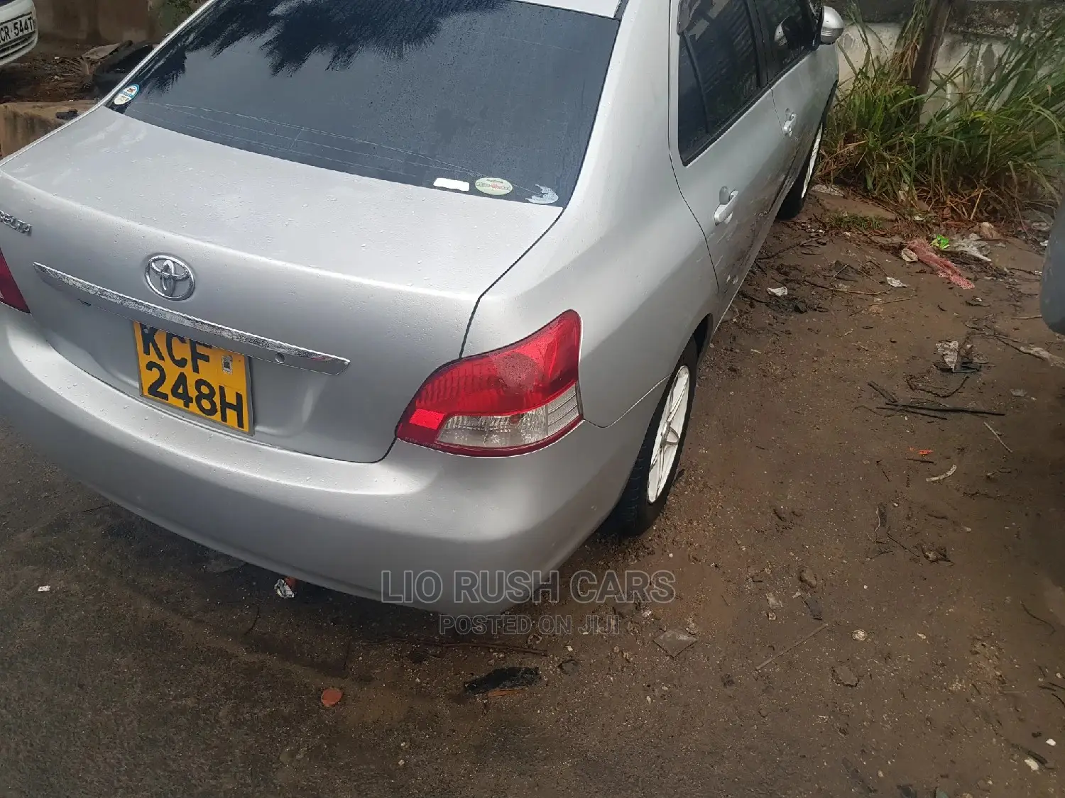 Toyota Belta 2010 Silver
