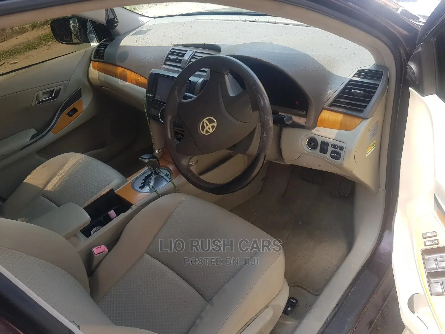 Toyota Premio 2011 Red