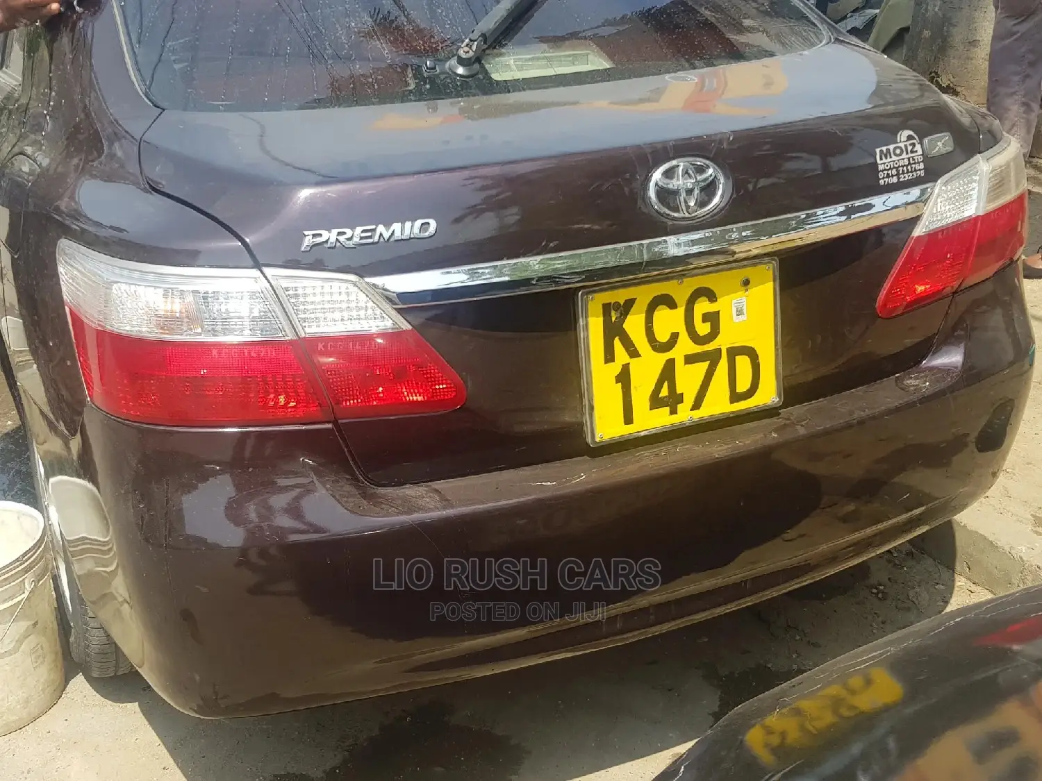 Toyota Premio 2011 Red