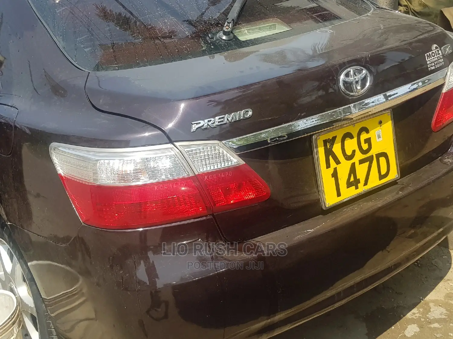 Toyota Premio 2011 Red
