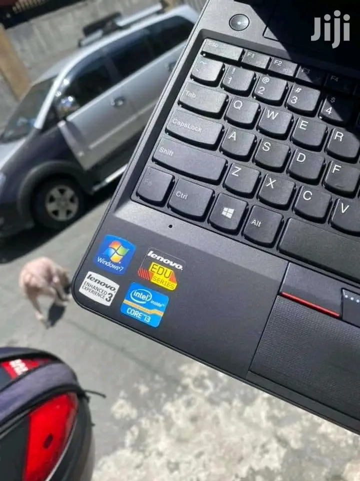 Laptop Lenovo ThinkPad X131e 4GB Intel Core I3 HDD 320GB