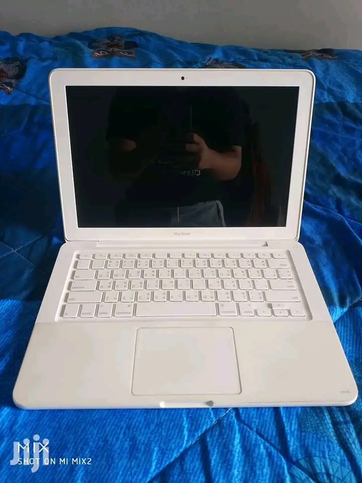 Laptop Apple MacBook 4GB Intel Core 2 Duo HDD 250GB