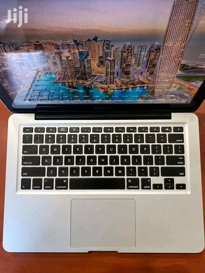 Laptop Apple MacBook Pro 4GB Intel Core 2 Duo HDD 500GB