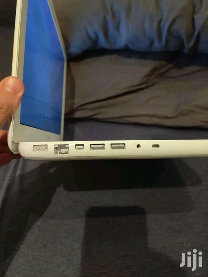 Laptop Apple MacBook 4GB Intel Core 2 Duo HDD 250GB