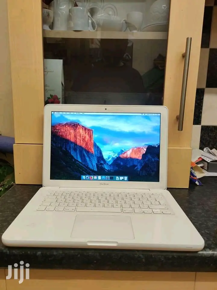 Laptop Apple MacBook 4GB Intel Core 2 Duo HDD 250GB