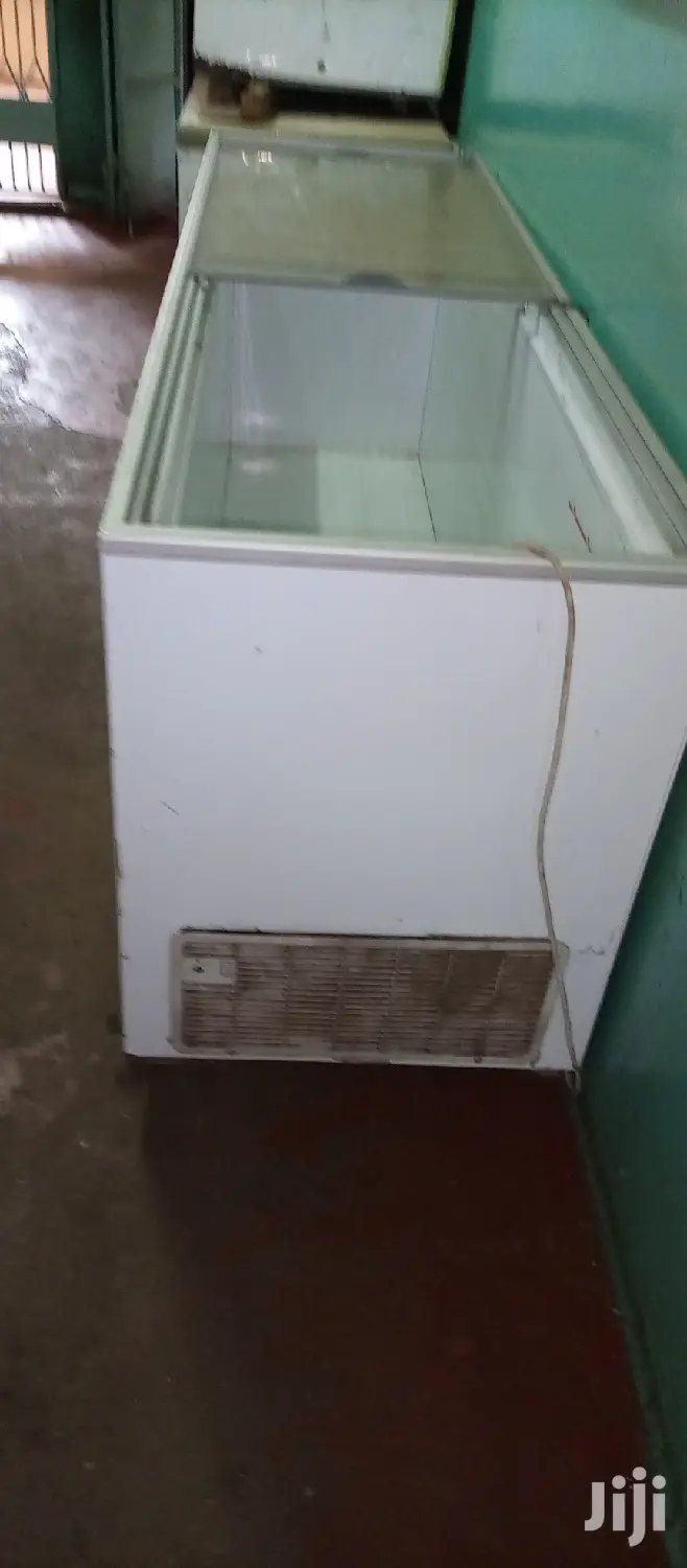 700L Deep Freezer