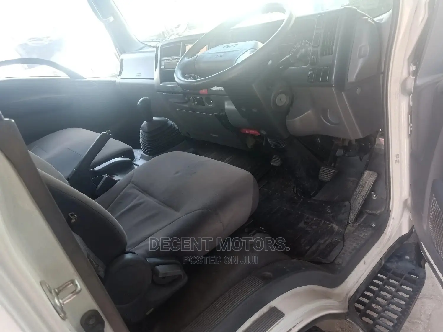 Isuzu Elf Truck 2014 White