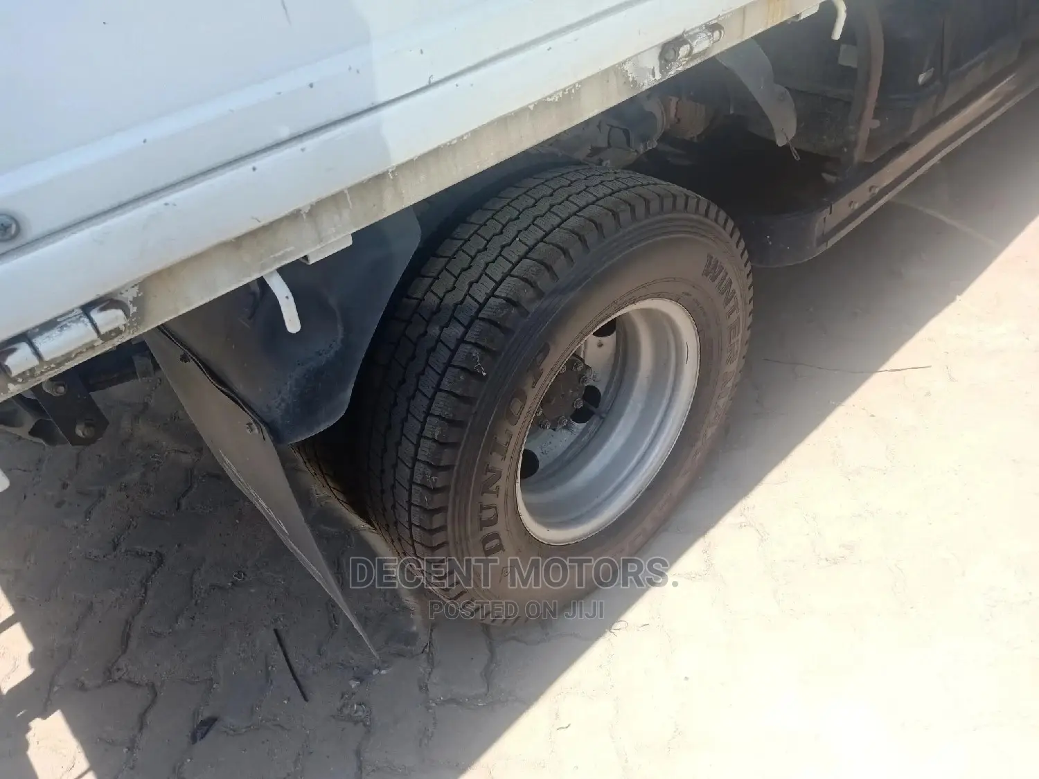 Isuzu Elf Truck 2014 White