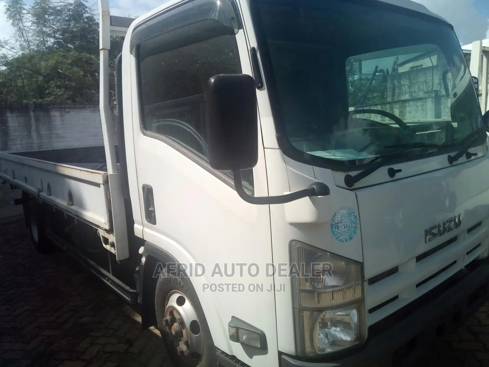 Isuzu ELF Truck 2017 White