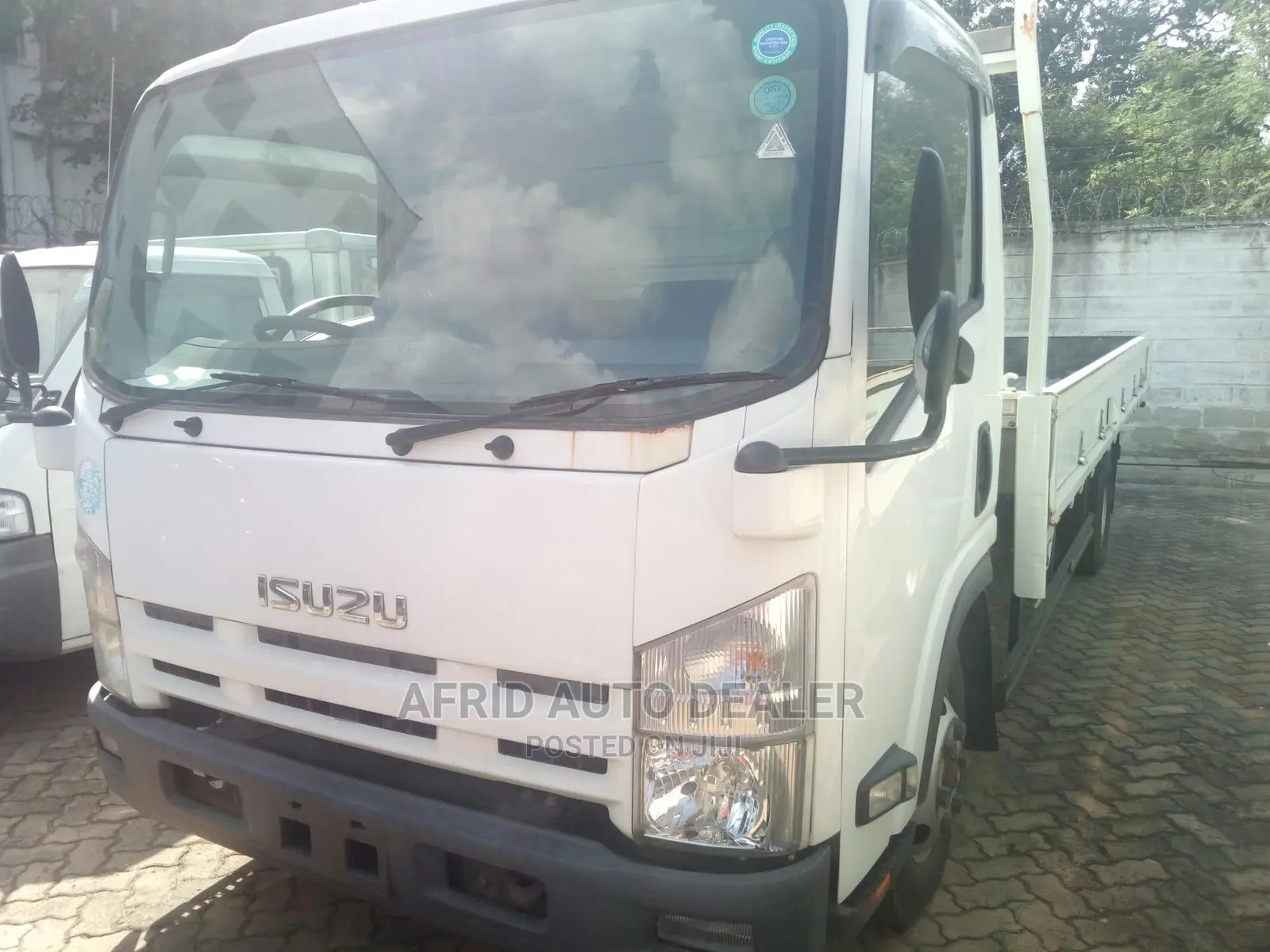 Isuzu ELF Truck 2017 White