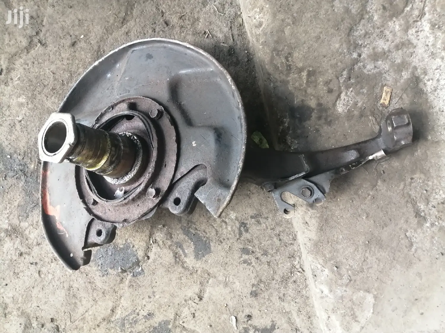Toyota Land Cruiser J100 Steering Knuckle.