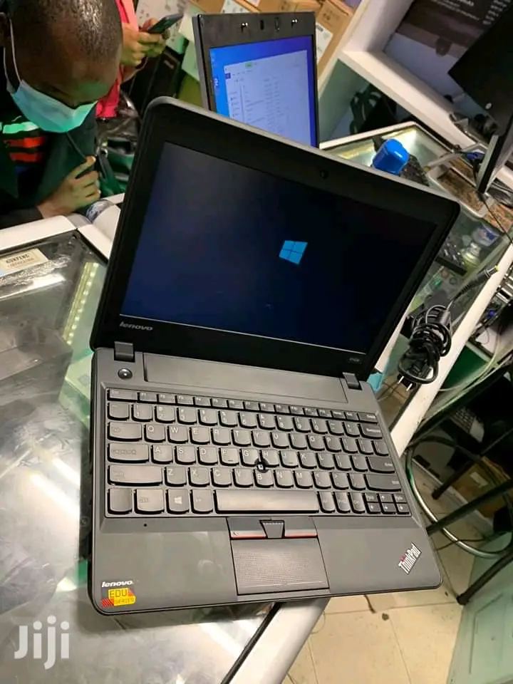 Laptop Lenovo ThinkPad X131e 4GB AMD HDD 320GB
