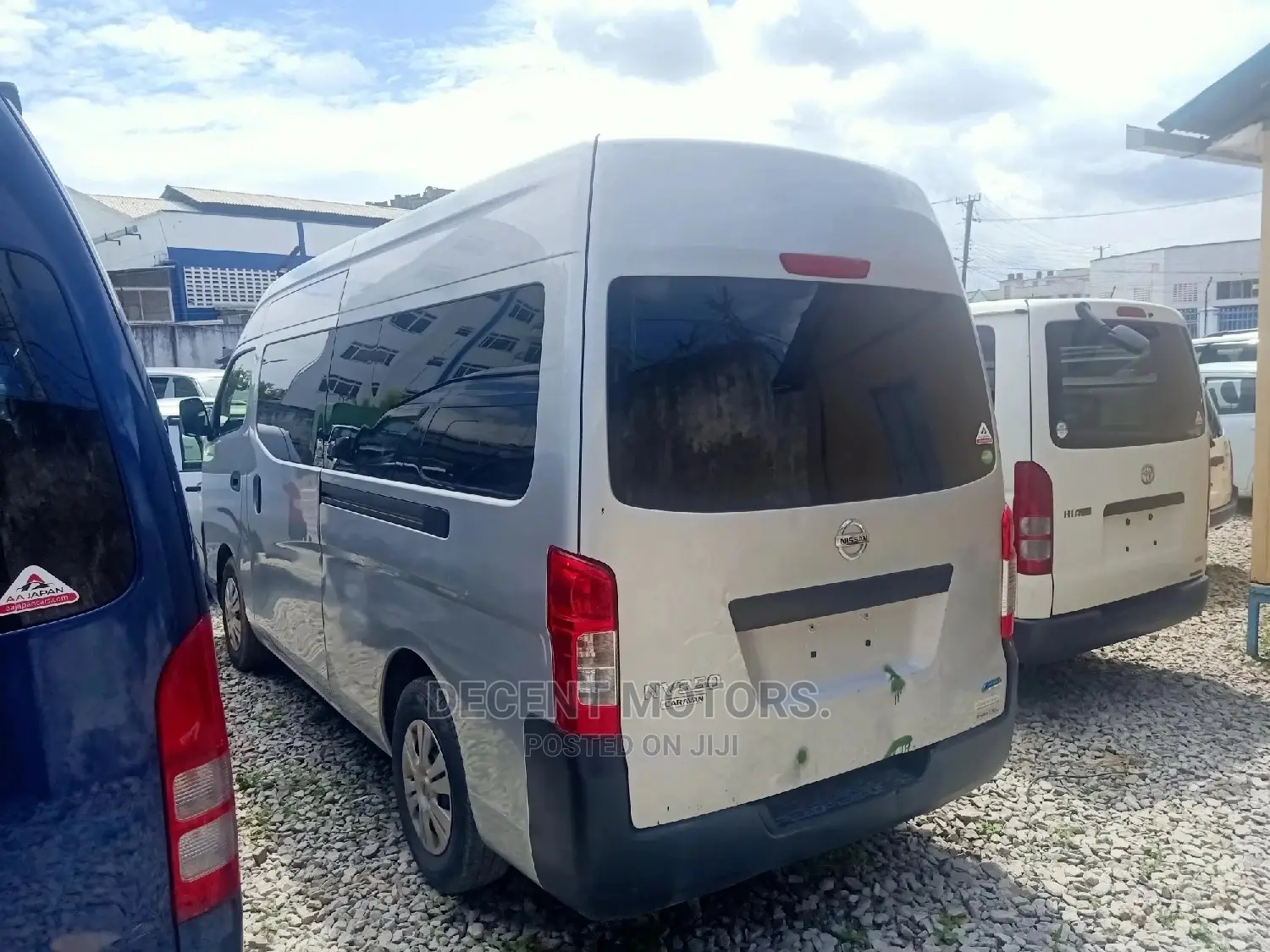 Nissan Matatu 9l