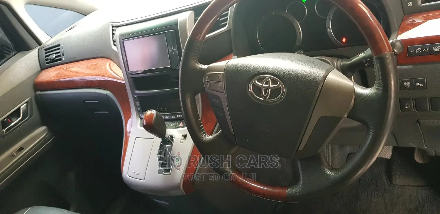 Toyota Vellfire 2011 Purple