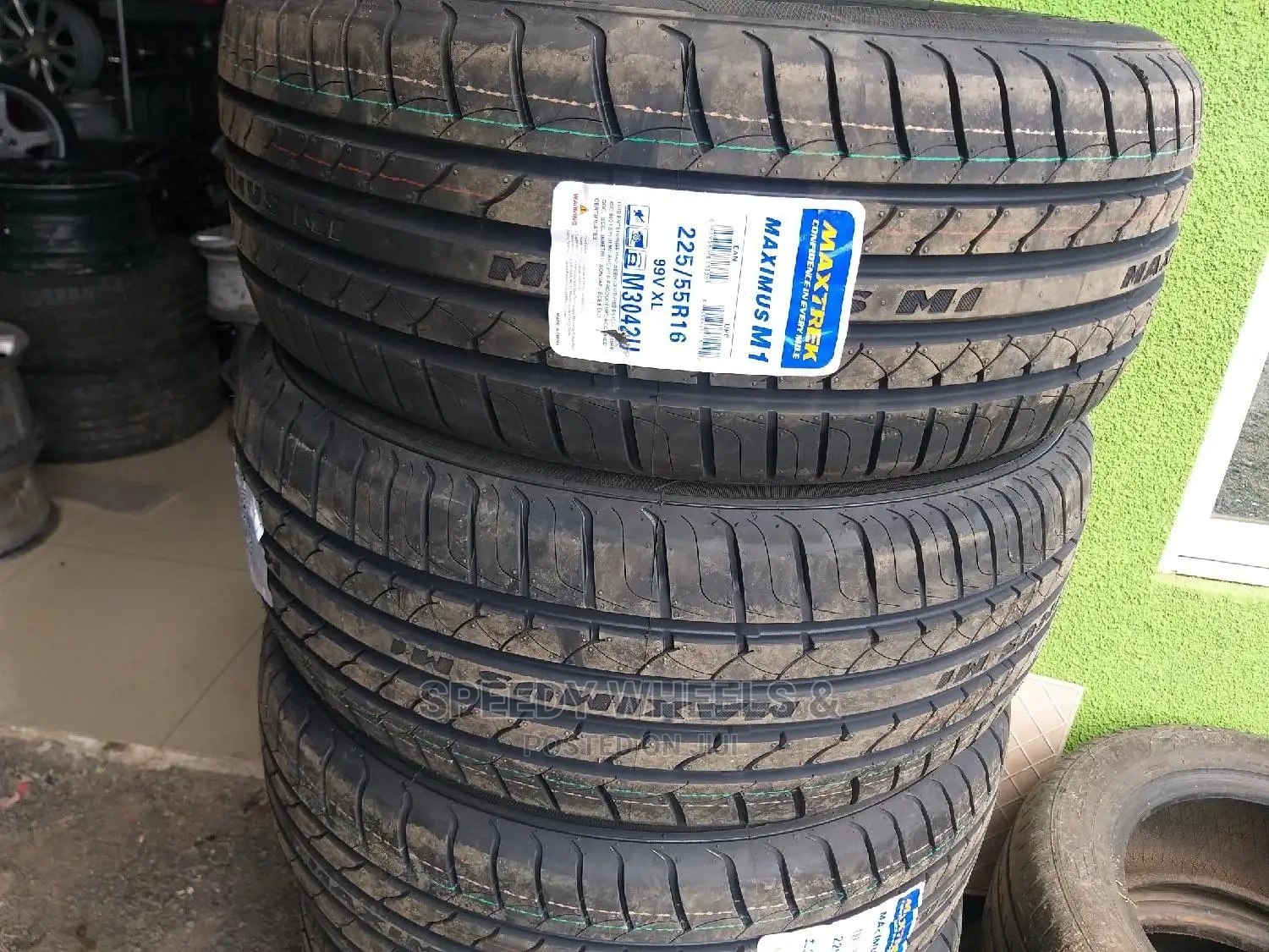 225/55r16 Maxtrek