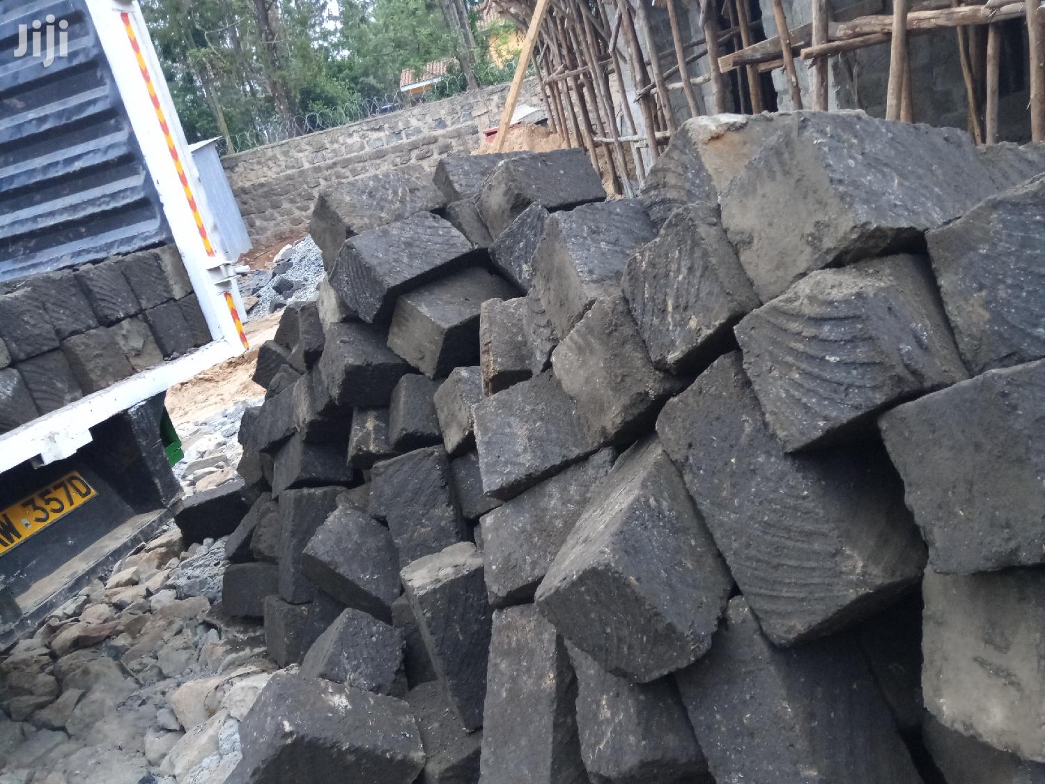 Ndarugo,Machine Cut Stone.