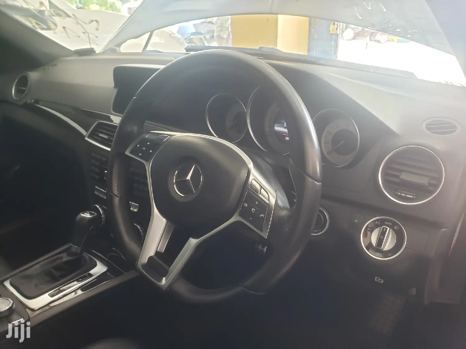 Mercedes-Benz C200 2013 Black