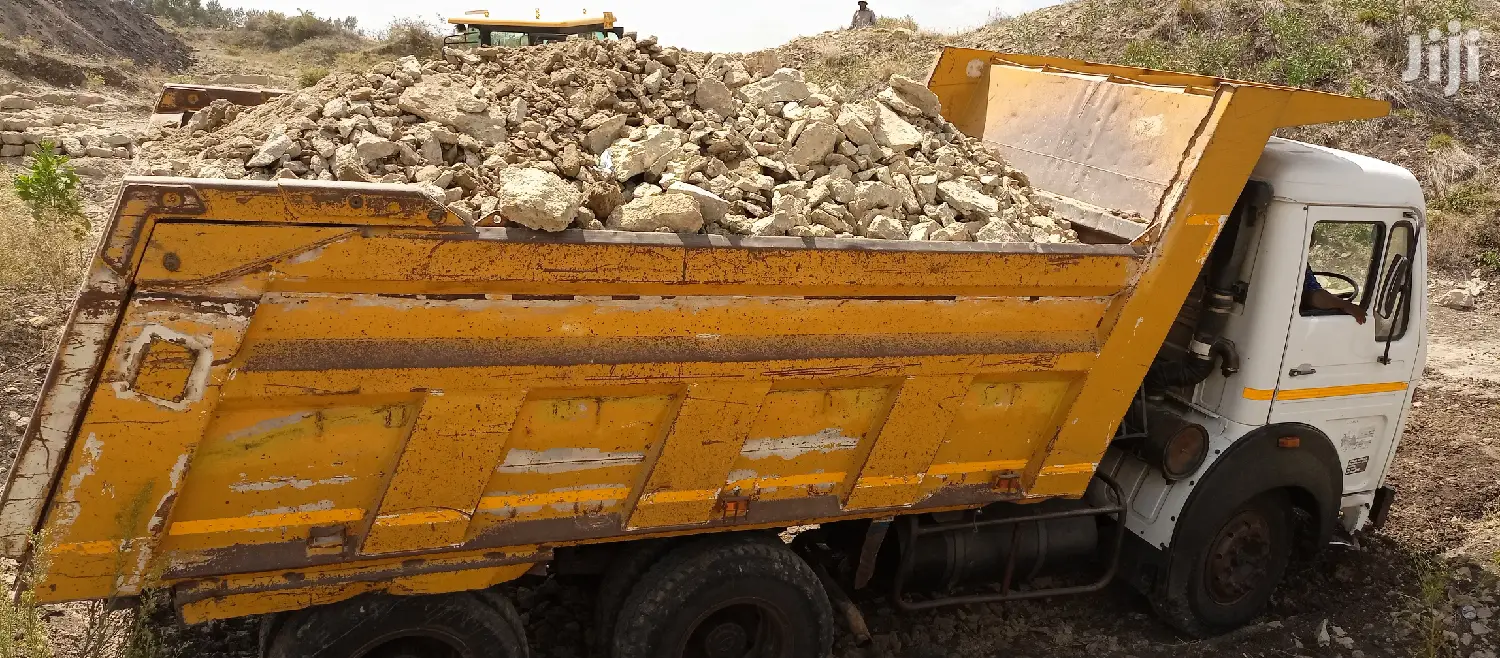 Mchongo, Filling Materials~Flooring Materials
