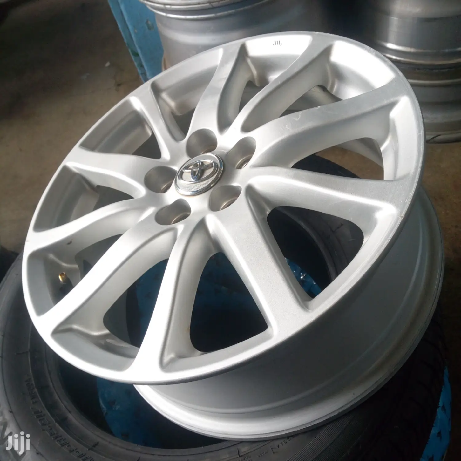 Premio, Allion Rims Size 16 X-Japan