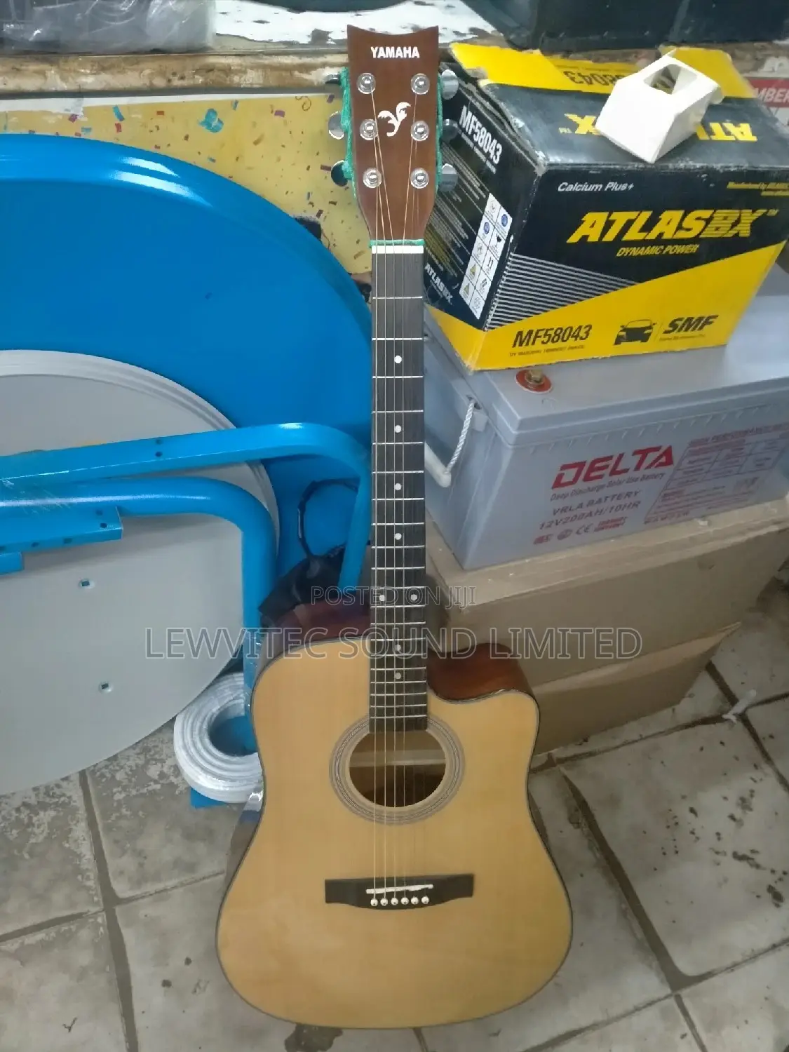 Newyamaha Acoustic Guitar
