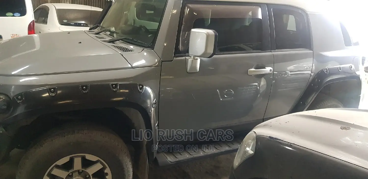 New Toyota FJ Cruiser 2014 Silver