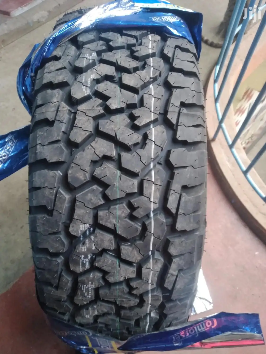 Quality Comforser Tires Sizes 265/65r17 A/T .