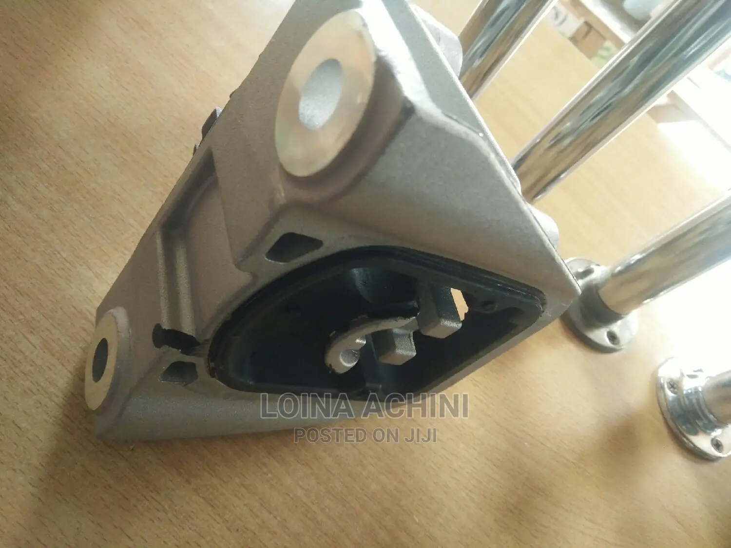 Honda CRV RE4 Left Engine Mount.