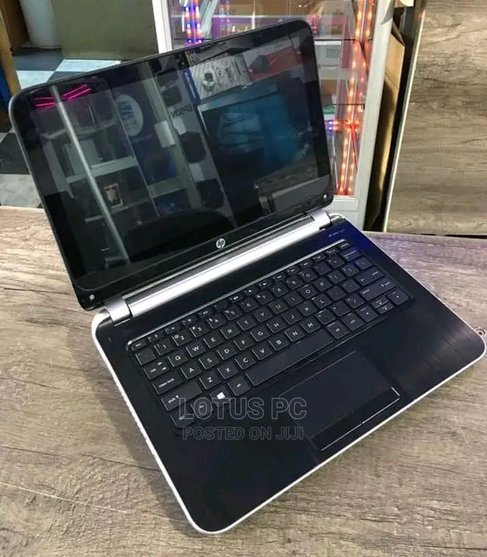 Laptop HP Pavilion X2 210 4GB Intel Core I3 HDD 320GB