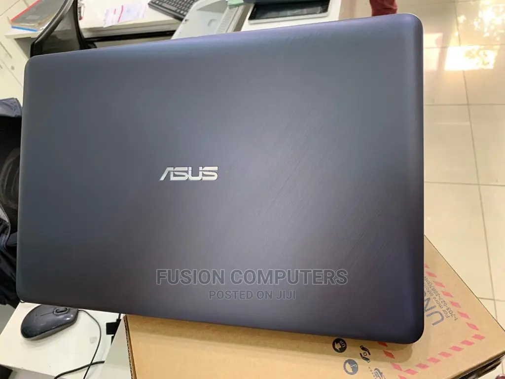 New Laptop Asus 4GB Intel Core I3 HDD 1T