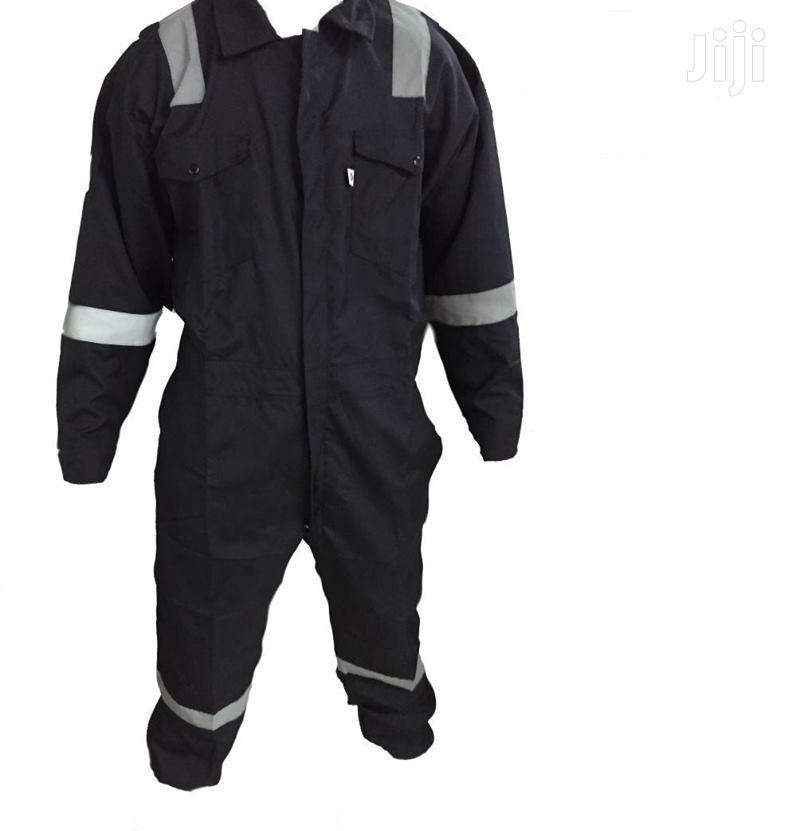 We Make Supply High Quality Reflective Overalls