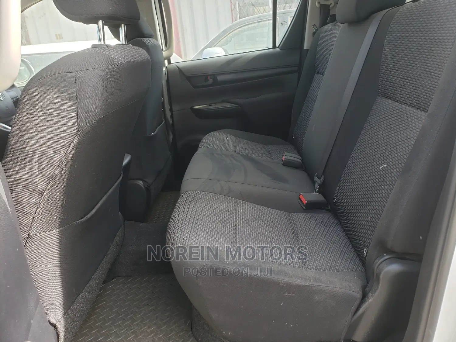Toyota Hilux 2016 White