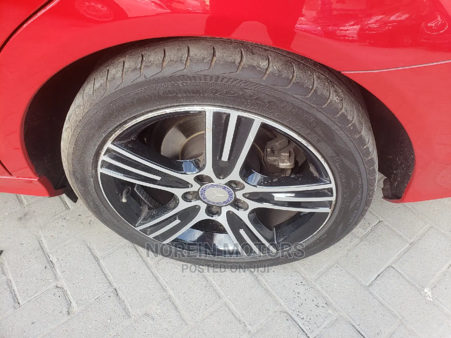 Mercedes-Benz C180 2014 Red
