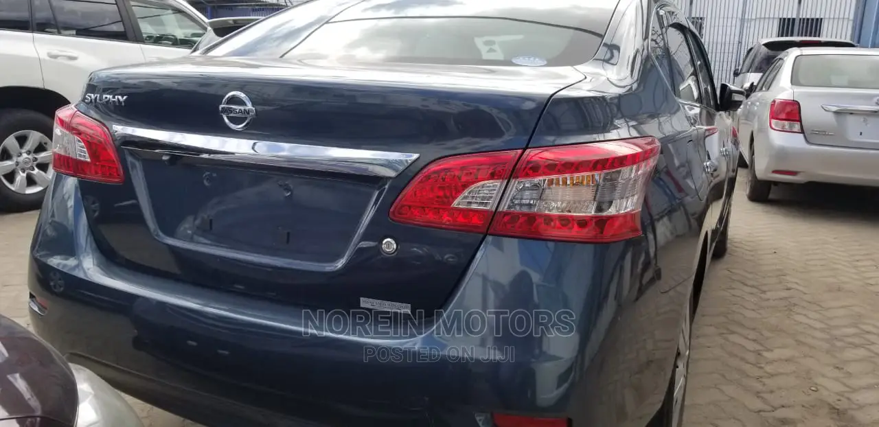 Nissan Bluebird 2014 Blue