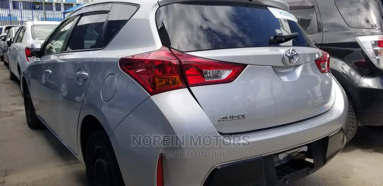 Toyota Auris 2015 Silver