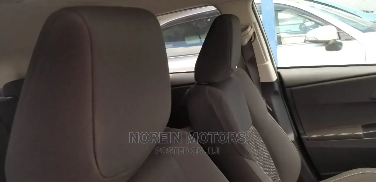 Toyota Auris 2015 Silver