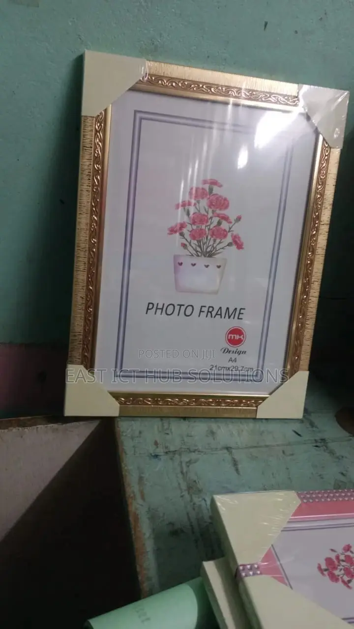 Make Your Walls Look Good. Premium Wall and Photo Frames