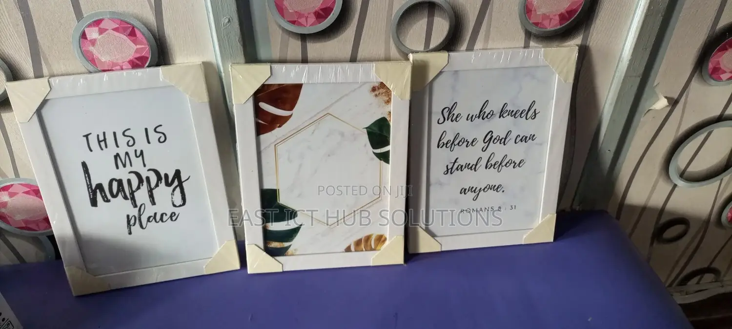 Make Your Walls Look Good. Premium Wall and Photo Frames