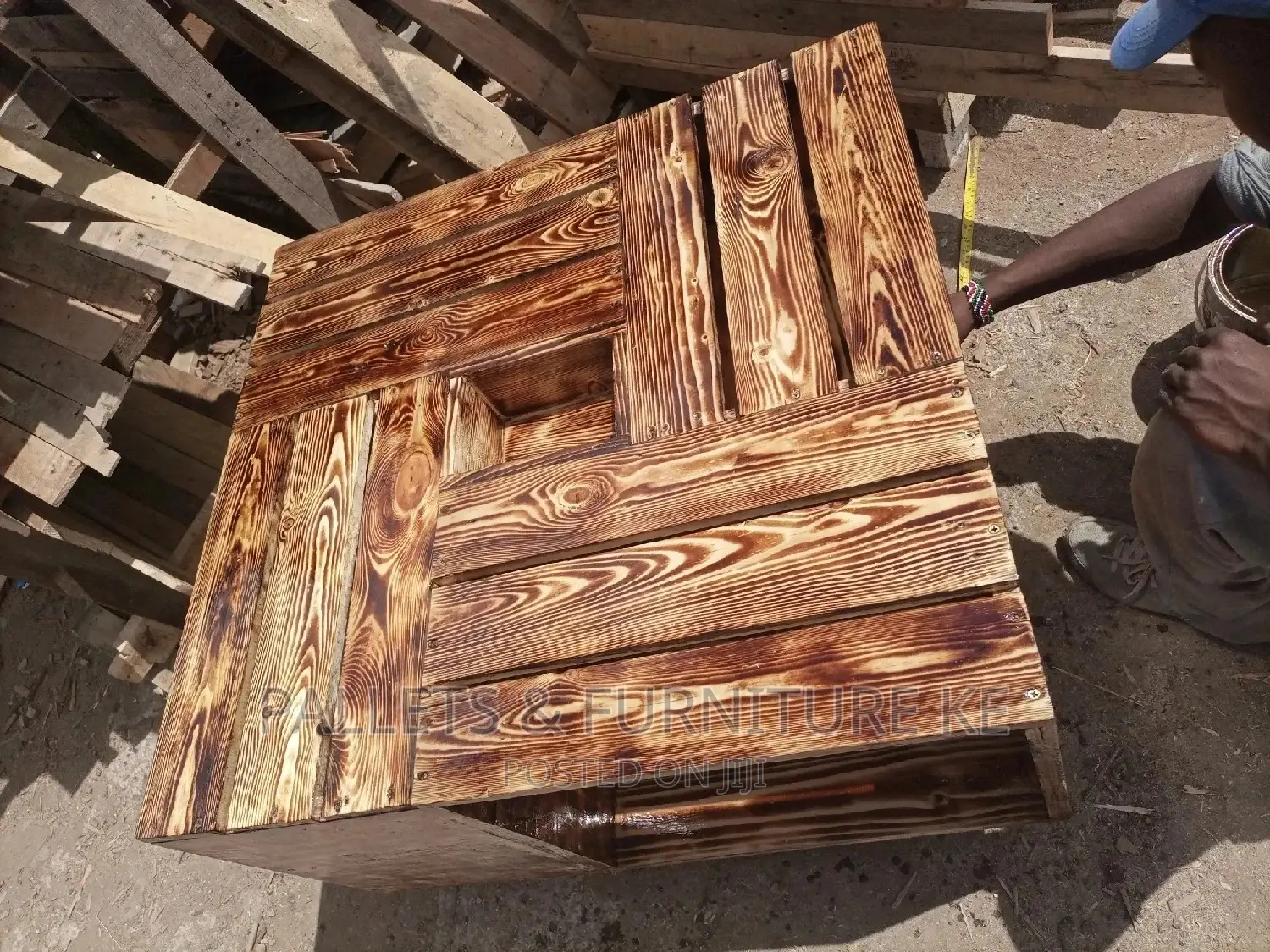 Pallets Table