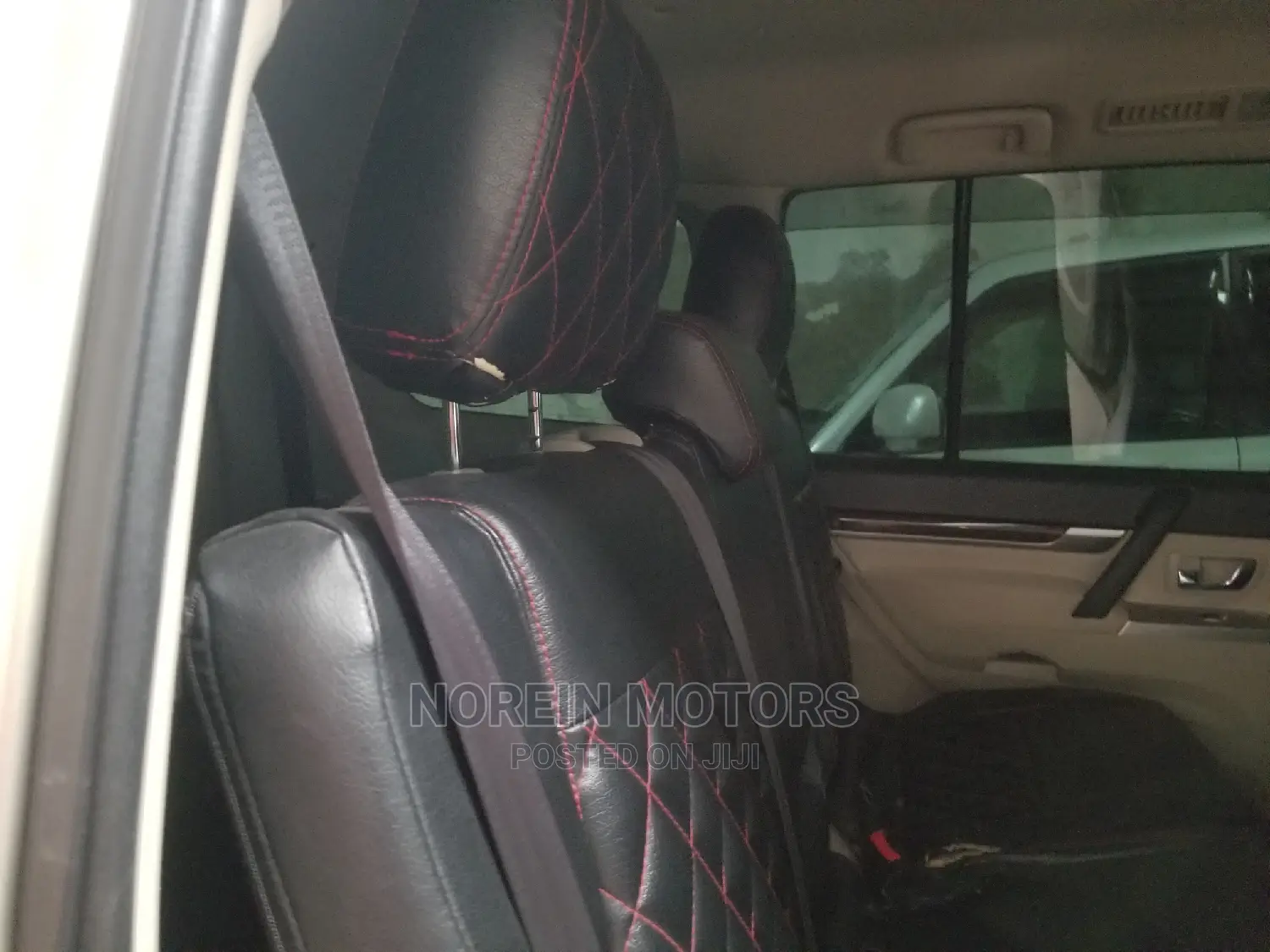 Mitsubishi Pajero 2014 Gold