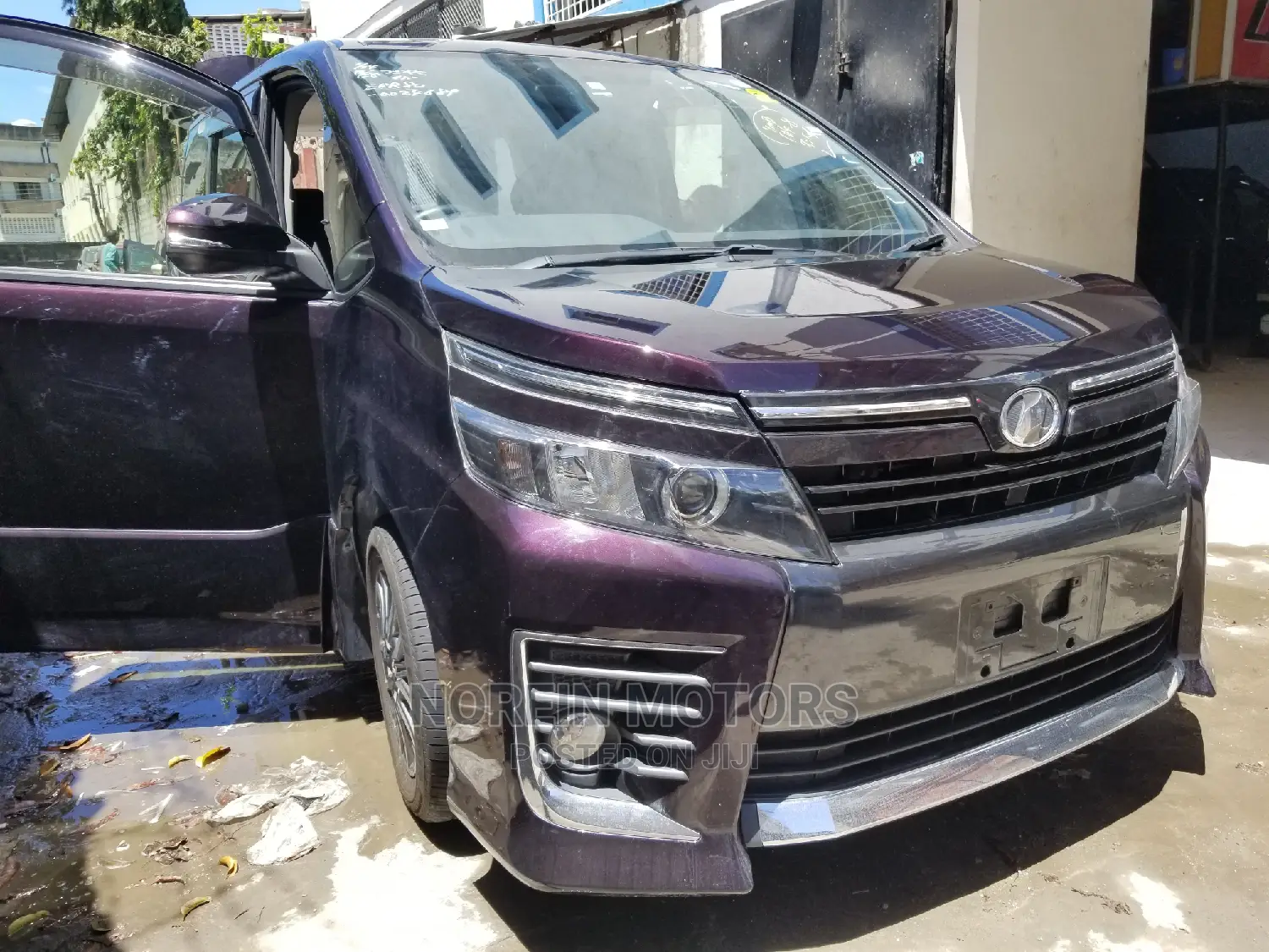 Toyota Voxy 2015 Purple