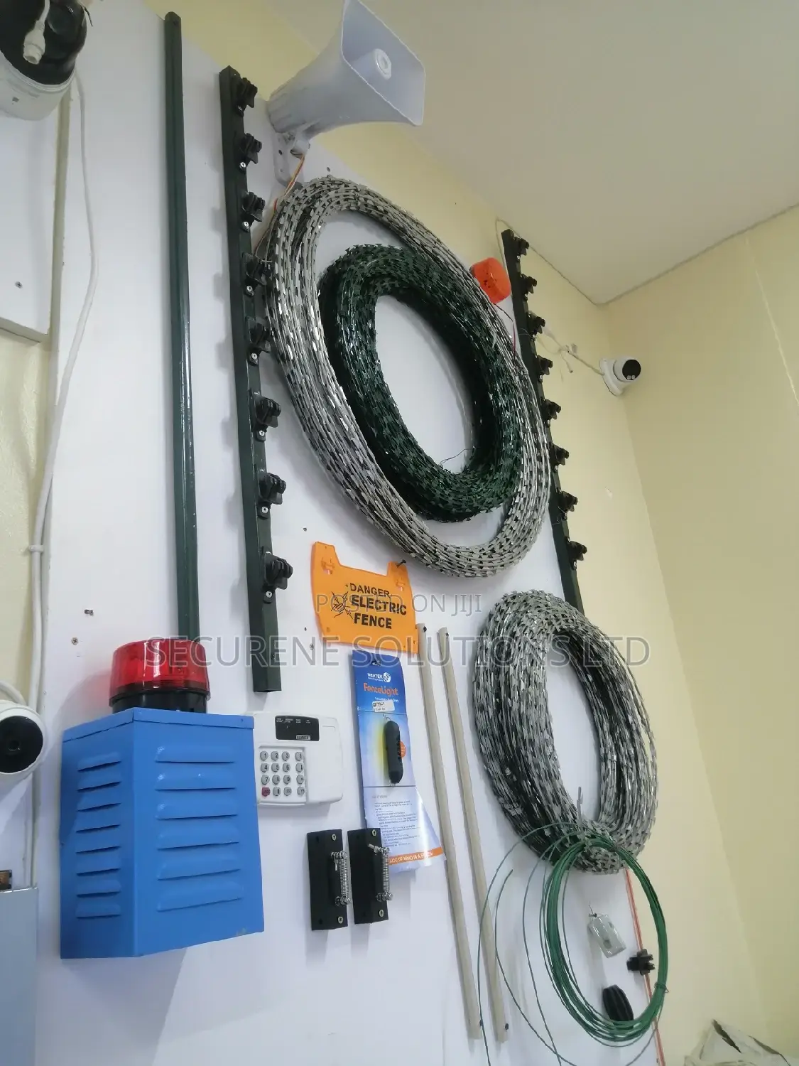 Electric Fence And Razor Wire Materials Site Supplies