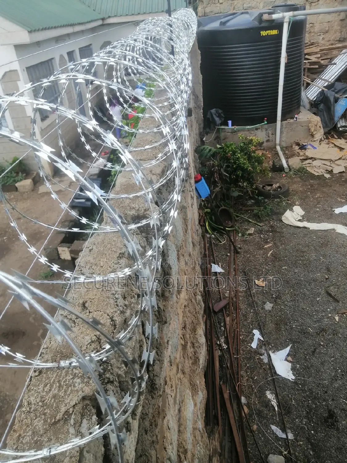 Electric Fence And Razor Wire Materials Site Supplies