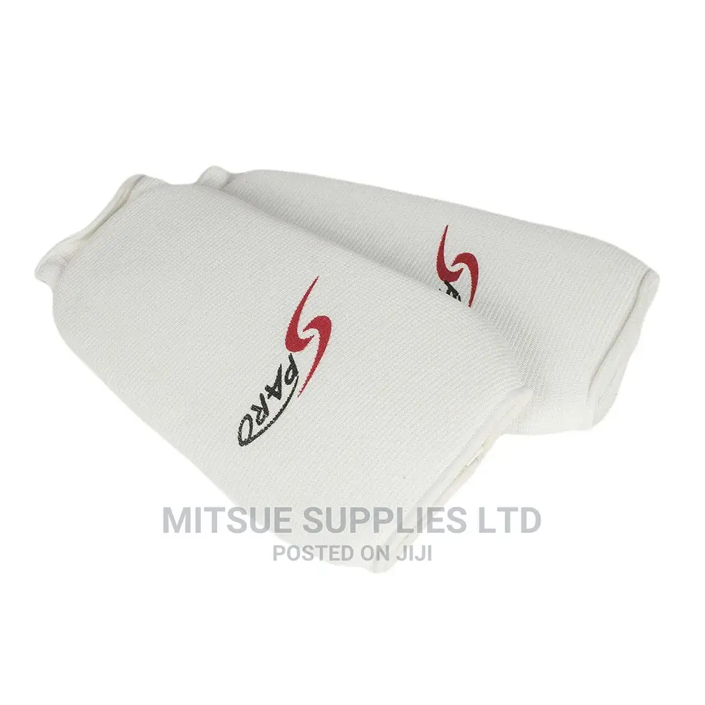 A Pair of Elastic Karate Shin Guards