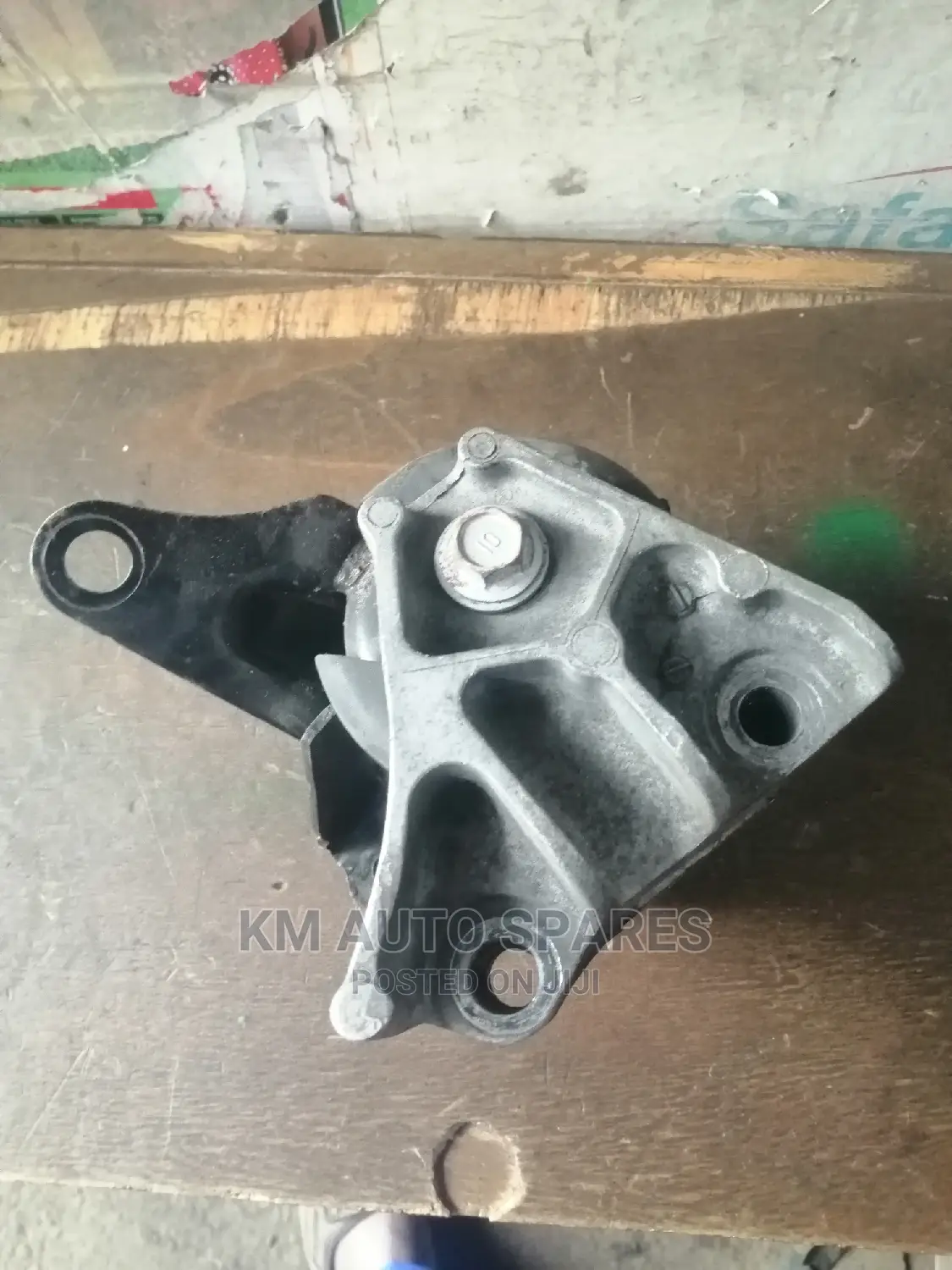 Toyota Ipsum Engine Mount.